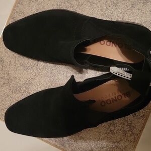 BLONDO women’s booties
